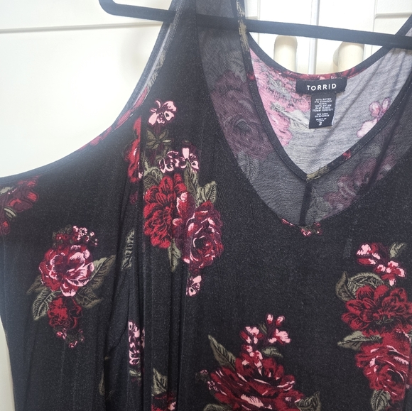 Torrid Cold Shoulder Floral deep V neck Top - Picture 3 of 5
